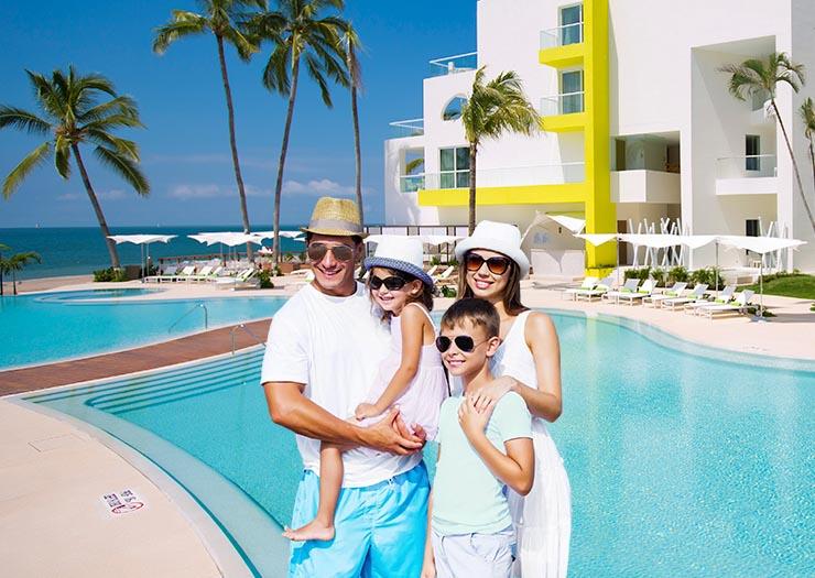 WINTER IS BETTER WHEN YOU TRAVEL! Krystal Grand® Suites Insurgentes Mexico City WINTER IS BETTER WHEN YOU TRAVEL! Krystal Grand® Suites Insurgentes Mexico City